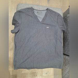 Figs men's Graphite - Three- Pocket Scrub Top - L/ Graphite